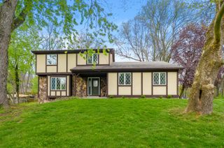 5814 Scenic Way Drive, Kalamazoo, MI 49009