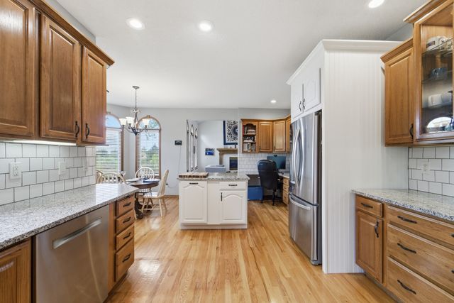 5512 Garrison Court, Johnston, IA 50131