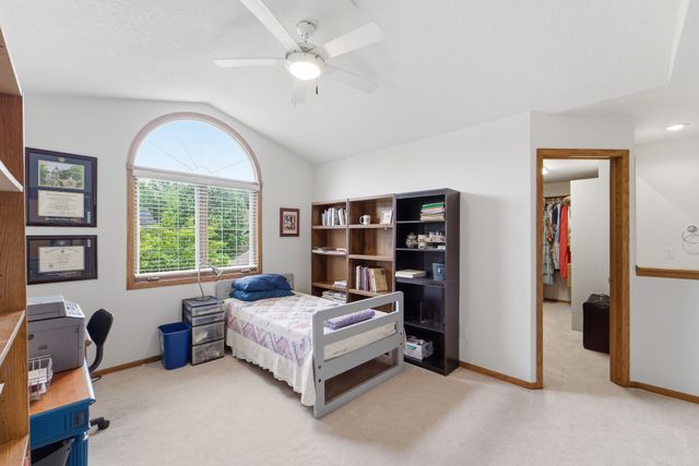 5512 Garrison Court, Johnston, IA 50131