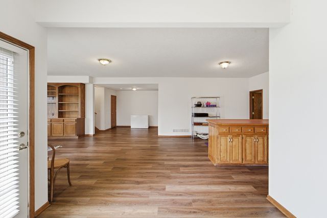 5512 Garrison Court, Johnston, IA 50131