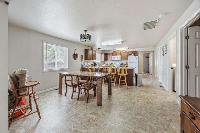 225 Wilson Road, Central Point, OR 97502