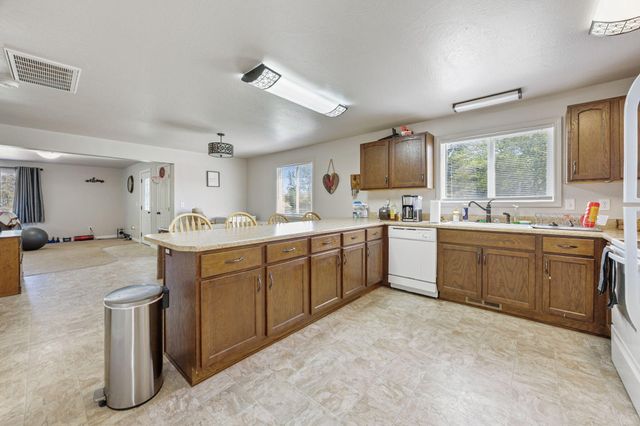 225 Wilson Road, Central Point, OR 97502