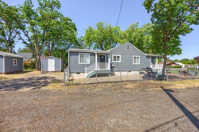225 Wilson Road, Central Point, OR 97502