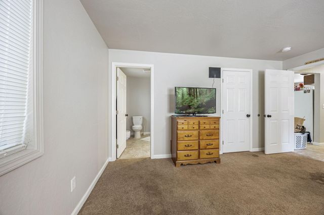 225 Wilson Road, Central Point, OR 97502