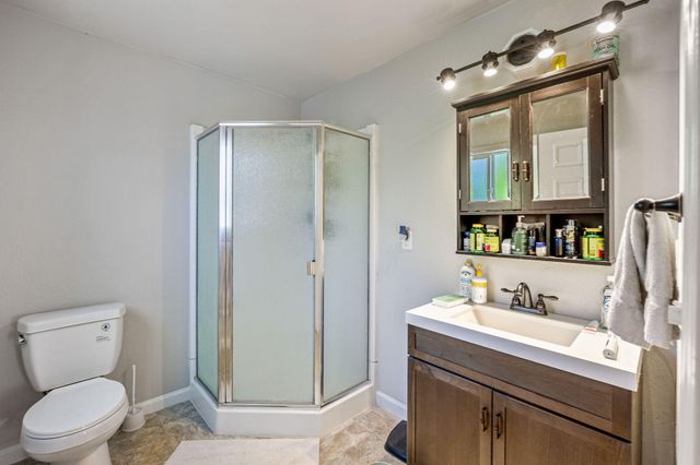 225 Wilson Road, Central Point, OR 97502