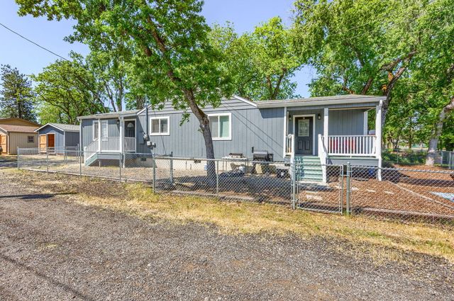 225 Wilson Road, Central Point, OR 97502