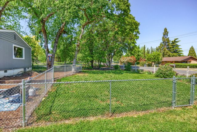 225 Wilson Road, Central Point, OR 97502