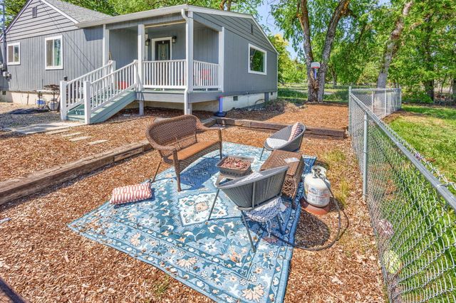 225 Wilson Road, Central Point, OR 97502