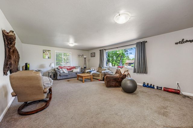 225 Wilson Road, Central Point, OR 97502