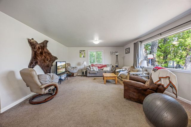 225 Wilson Road, Central Point, OR 97502