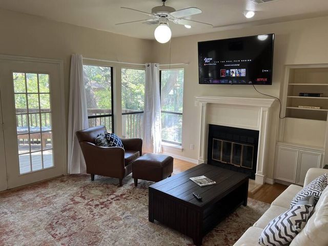 501 Westbrook DR, Austin, TX 78746