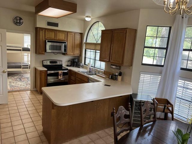 501 Westbrook DR, Austin, TX 78746