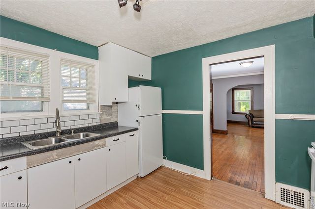 3571 Strathavon Road, Shaker Heights, OH 44120