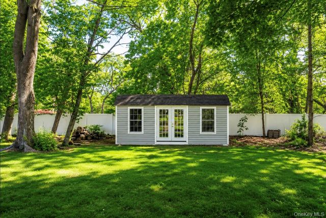 80 Mount Pleasant Road, Smithtown, NY 11787