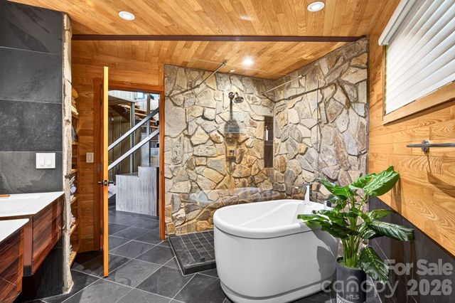 106 Windy Gap Road, Asheville, NC 28804