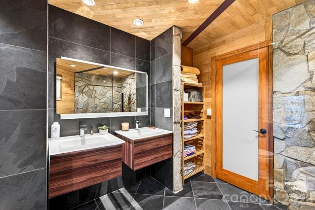 106 Windy Gap Road, Asheville, NC 28804