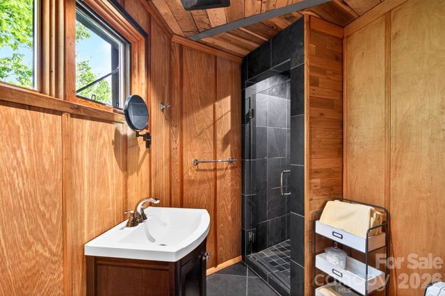 106 Windy Gap Road, Asheville, NC 28804