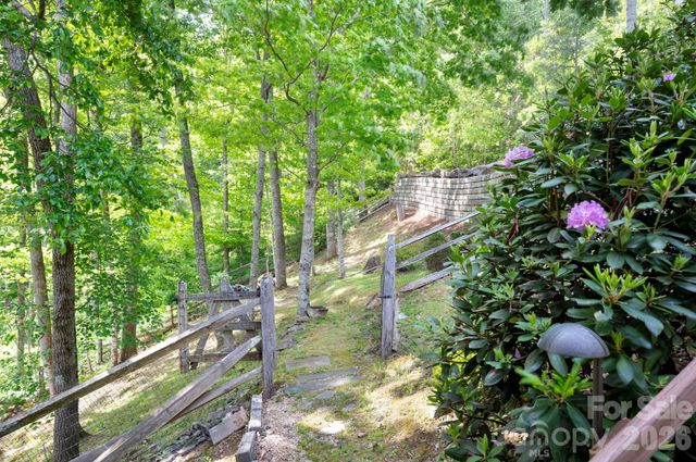 106 Windy Gap Road, Asheville, NC 28804