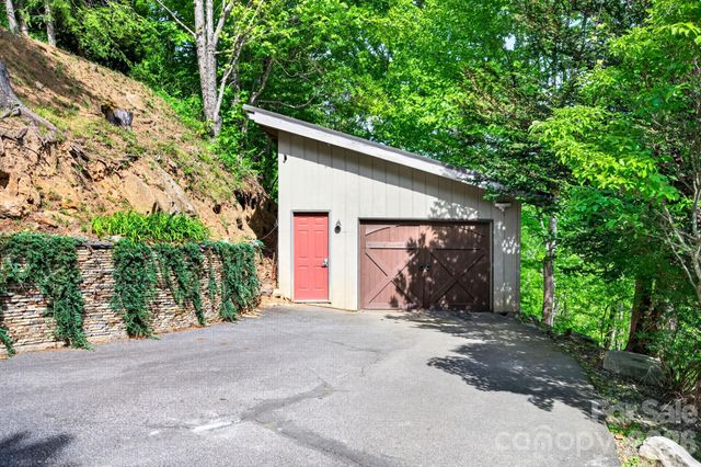 106 Windy Gap Road, Asheville, NC 28804
