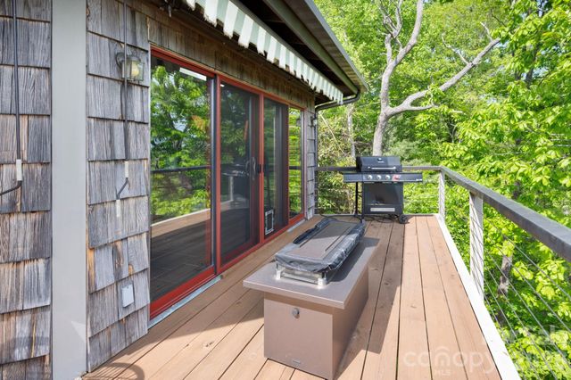 106 Windy Gap Road, Asheville, NC 28804