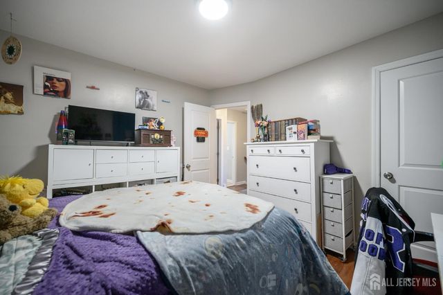 42 Sefton Circle, Piscataway, NJ 08854