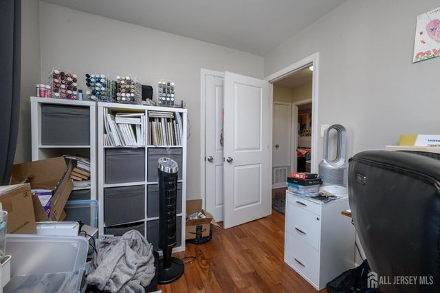 42 Sefton Circle, Piscataway, NJ 08854