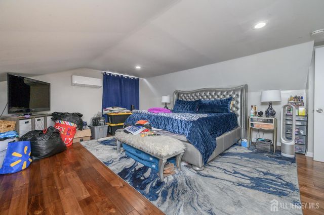 42 Sefton Circle, Piscataway, NJ 08854