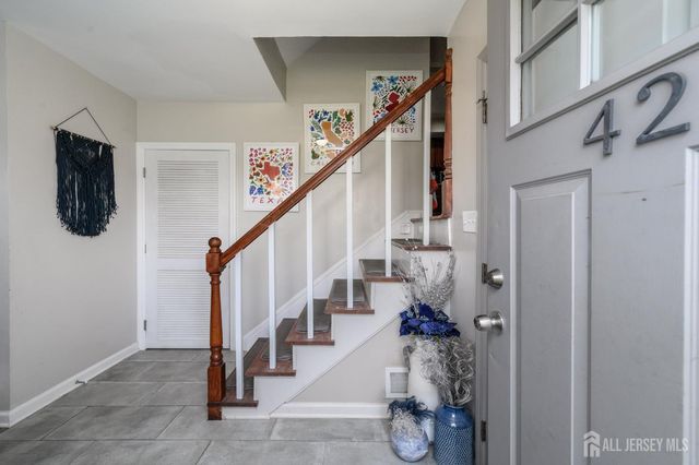 42 Sefton Circle, Piscataway, NJ 08854