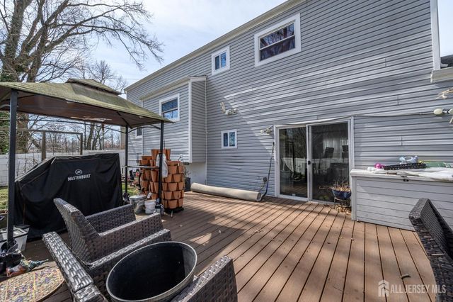 42 Sefton Circle, Piscataway, NJ 08854