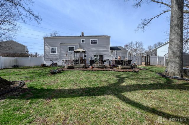 42 Sefton Circle, Piscataway, NJ 08854