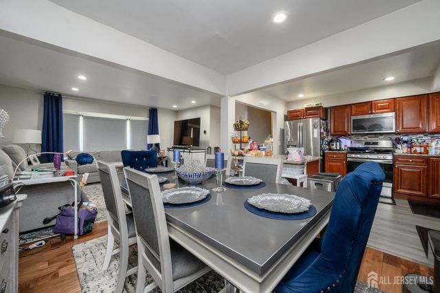 42 Sefton Circle, Piscataway, NJ 08854