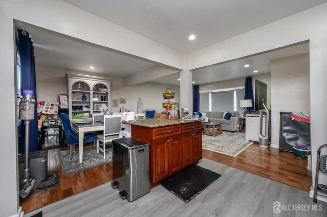 42 Sefton Circle, Piscataway, NJ 08854