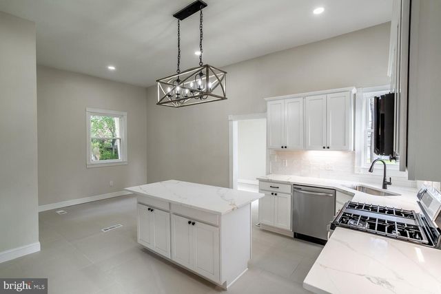 19 E CEDAR AVE, Merchantville, NJ 08109