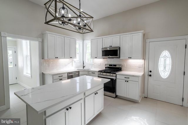 19 E CEDAR AVE, Merchantville, NJ 08109