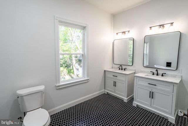 19 E CEDAR AVE, Merchantville, NJ 08109