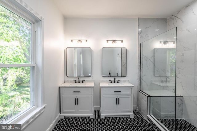 19 E CEDAR AVE, Merchantville, NJ 08109