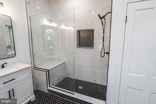 19 E CEDAR AVE, Merchantville, NJ 08109