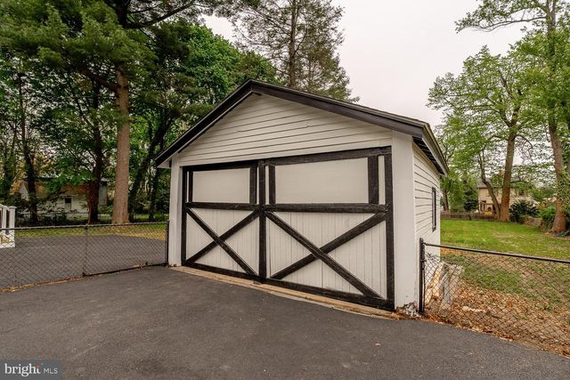 19 E CEDAR AVE, Merchantville, NJ 08109