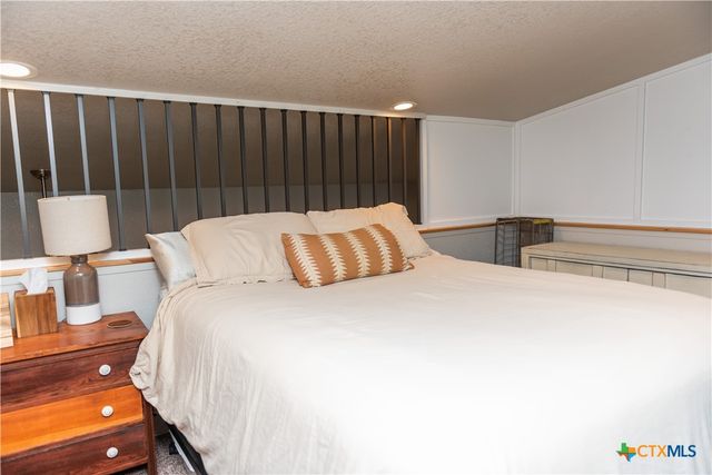 104 Winding River Road, Kempner, TX 76539