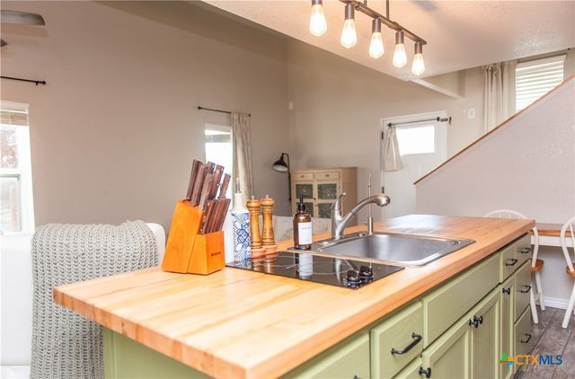 104 Winding River Road, Kempner, TX 76539