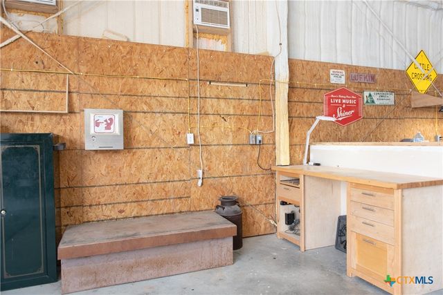 104 Winding River Road, Kempner, TX 76539