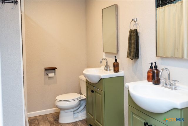 104 Winding River Road, Kempner, TX 76539