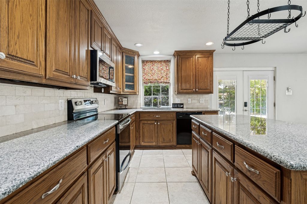 121 N Willow Street, Mansfield, TX 76063 — photo 5