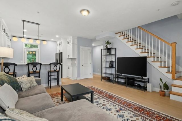 550 Dorchester Ave 550, Boston, MA 02127