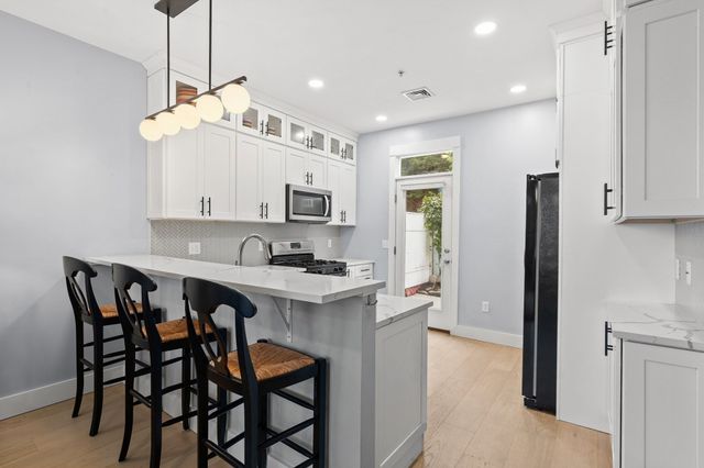 550 Dorchester Ave 550, Boston, MA 02127