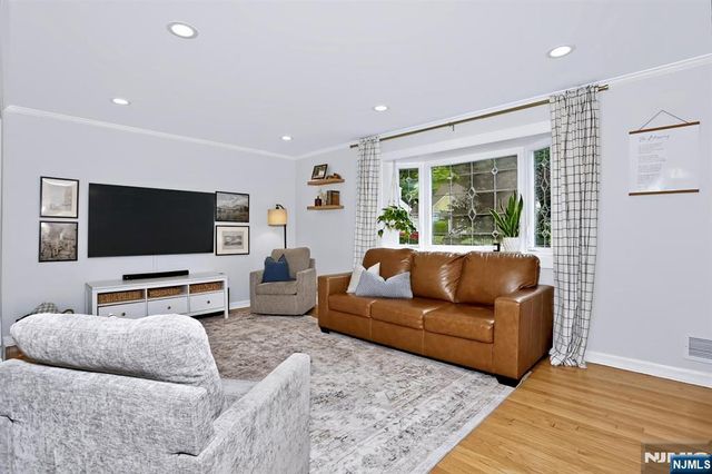 264 Lincoln Boulevard, Emerson, NJ 07630