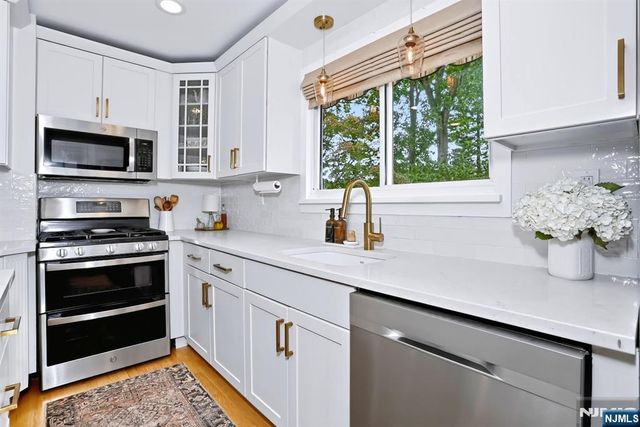 264 Lincoln Boulevard, Emerson, NJ 07630