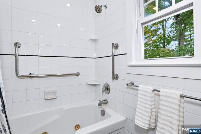 264 Lincoln Boulevard, Emerson, NJ 07630