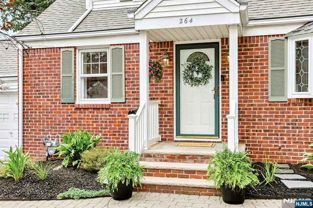 264 Lincoln Boulevard, Emerson, NJ 07630