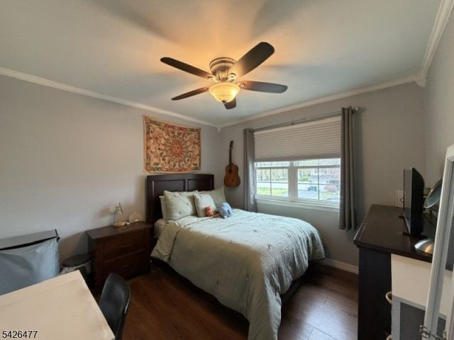 32 Brunswick Dr, Howell Twp., NJ 07731